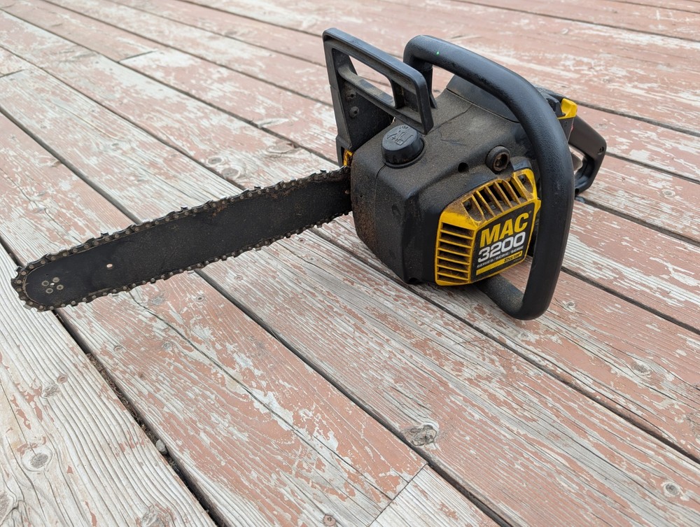 McCulloch MAC 3200 CHAINSAW - Starts and Runs