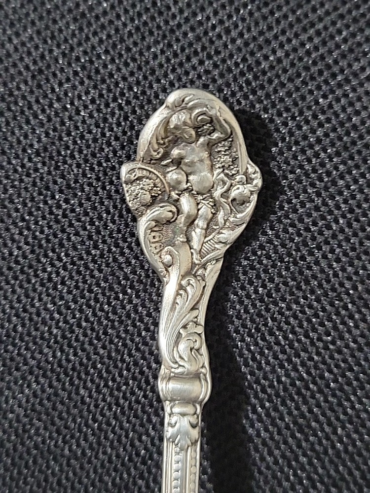 Antique Gorham Chantilly Pattern Sterling Silver Lemon Fork Copyright 88 13g