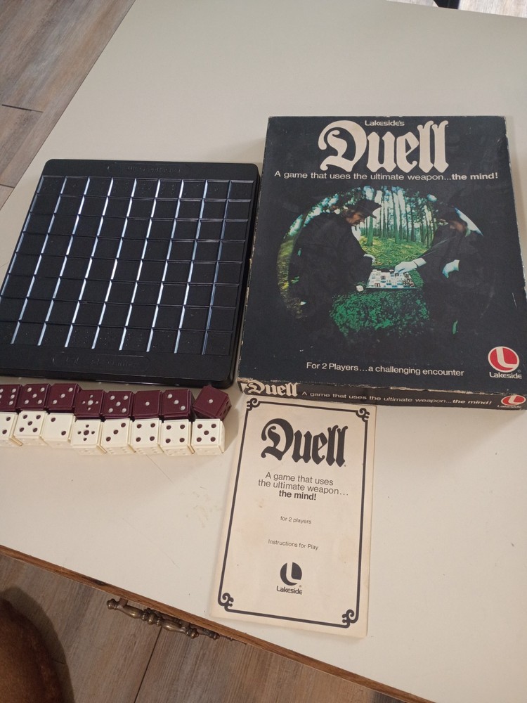 1976 leisure Dynamics lakeside duell board game clean complete game fast shippin