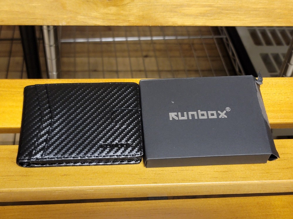 Runbox RFID Slim Wallet - Leather - New With Giftbox..