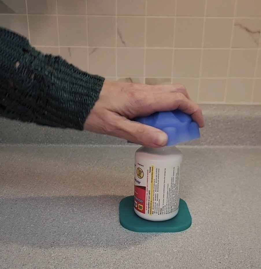 Easy Twist Lid Remover Press and Twist Aid