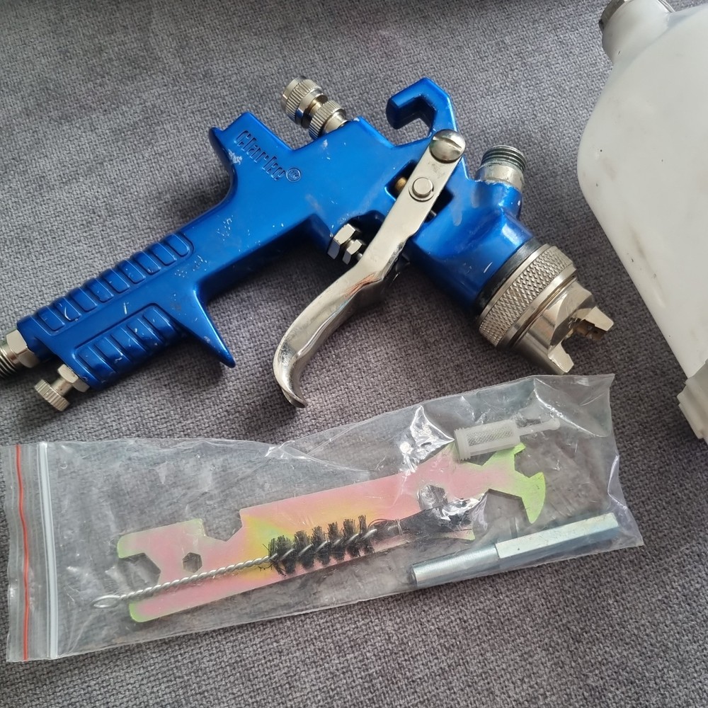CLARKE Gravity fed Pro Spay Gun PGF14 With Bottle, USED ONCE