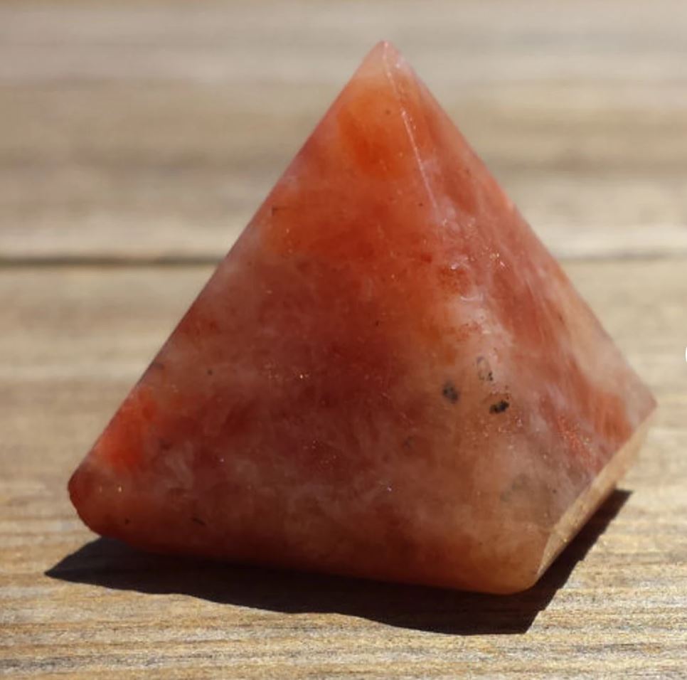 NATURAL SUNSTONE SMALL GEMSTONE PYRAMID 20-22mm