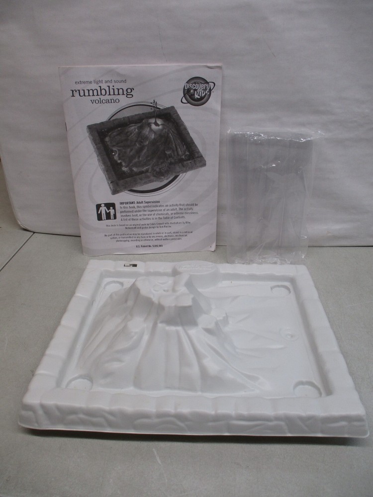 Discovery Kids Rumbling Volcano