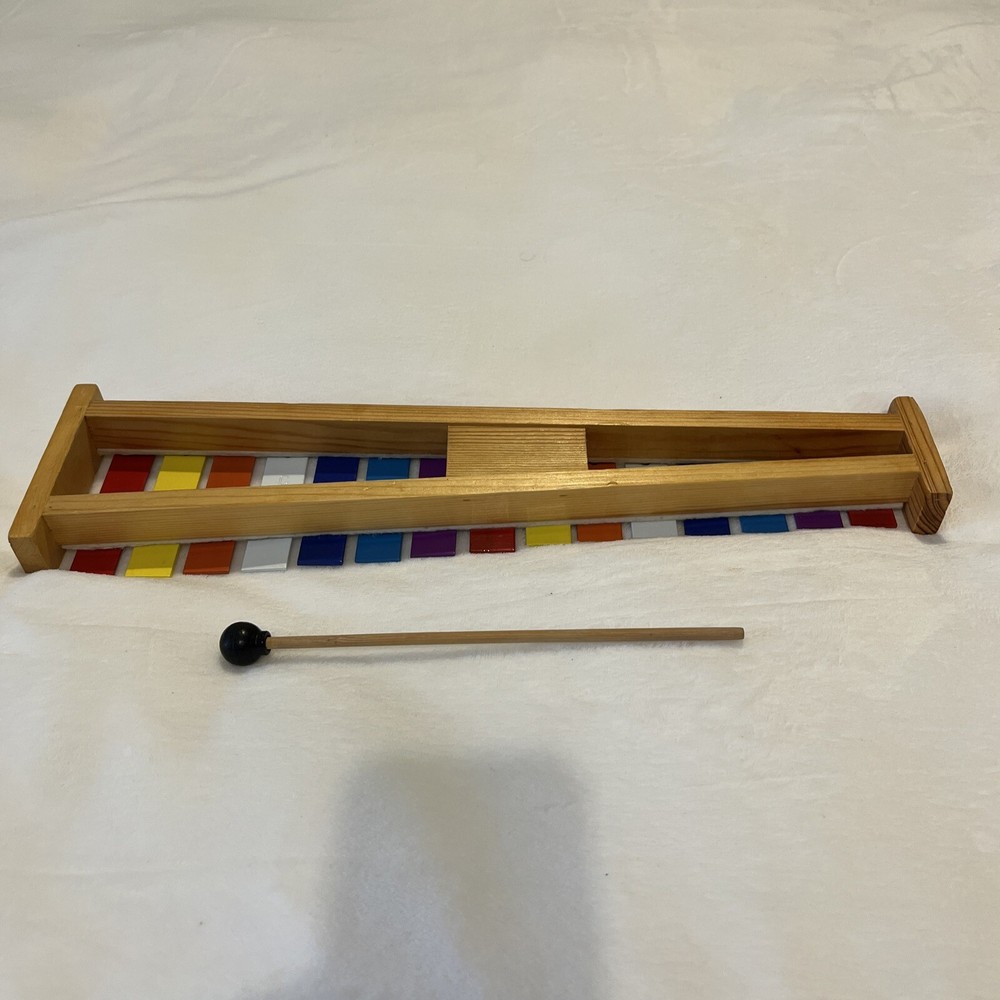 Child xylophone with one mallet