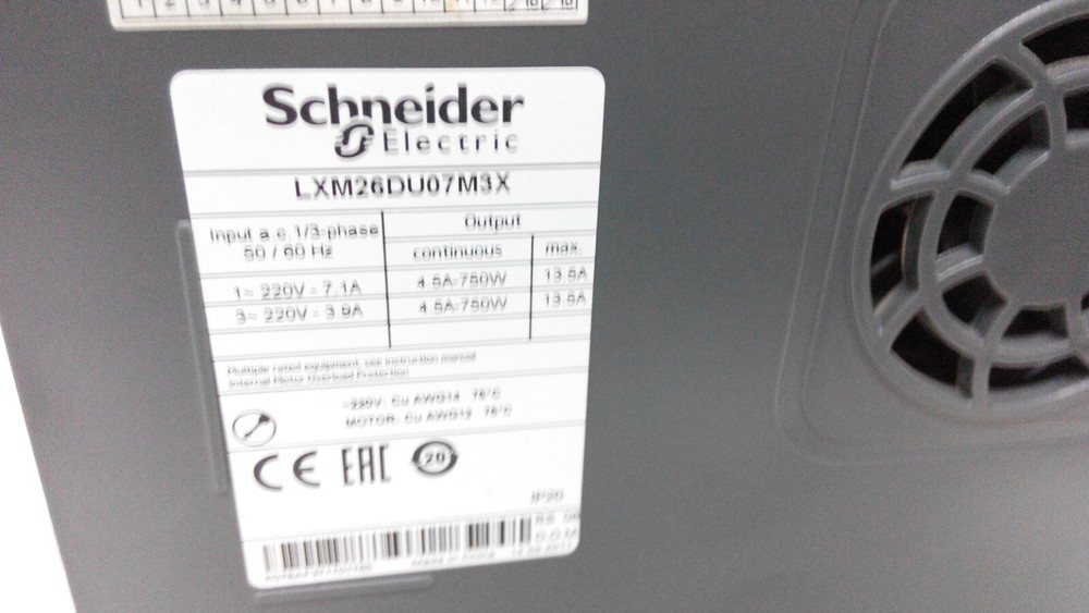 SCHNEIDER LXM26DU07M3X
