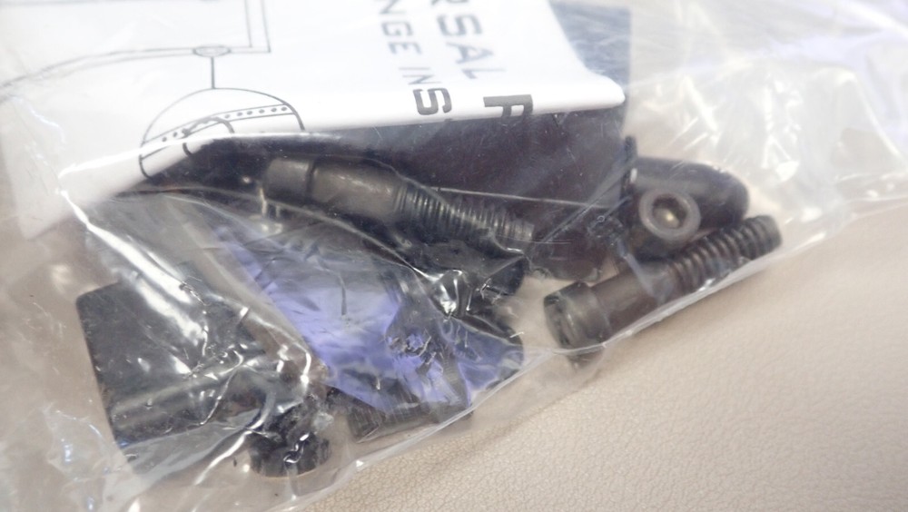 Middle Atlantic 91-068 Universal Door Hardware Kit