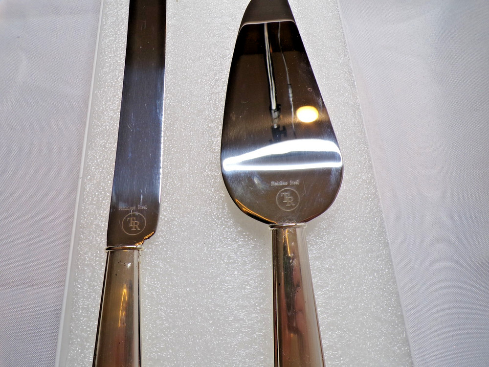 Things Remembered silver-plated cake knife and server set