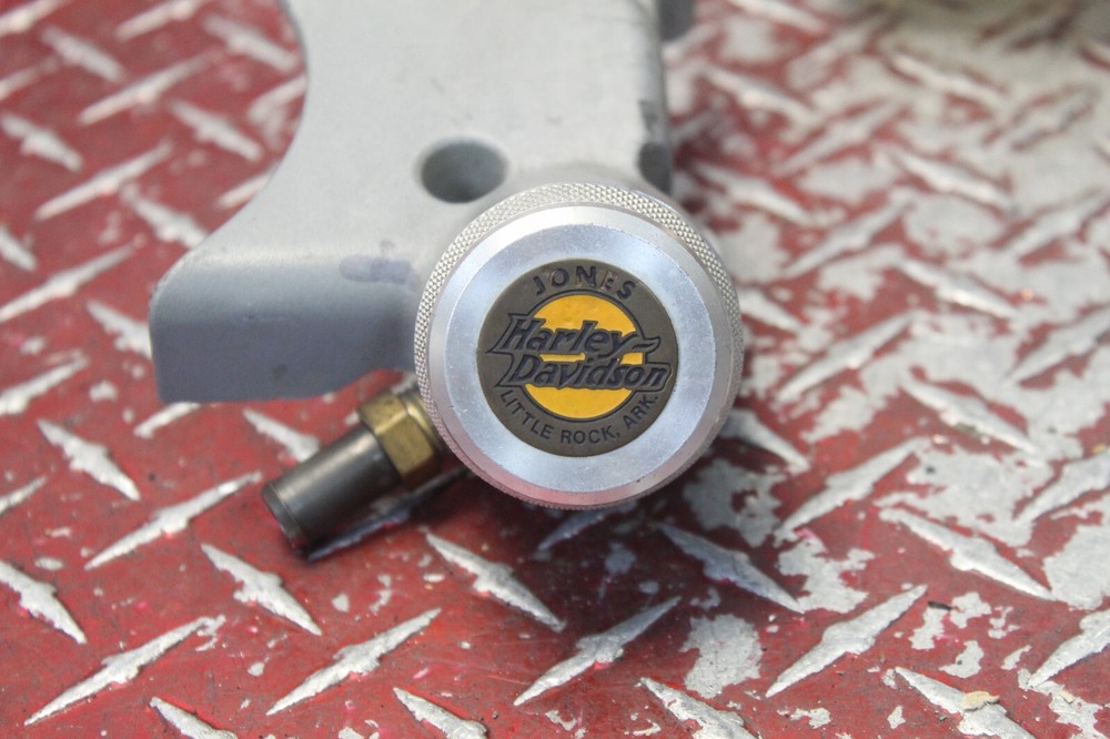 2002 - 2006 HARLEY TOURING 5 SPEED TRANSMISSION DIPSTICK & MOUNT DND