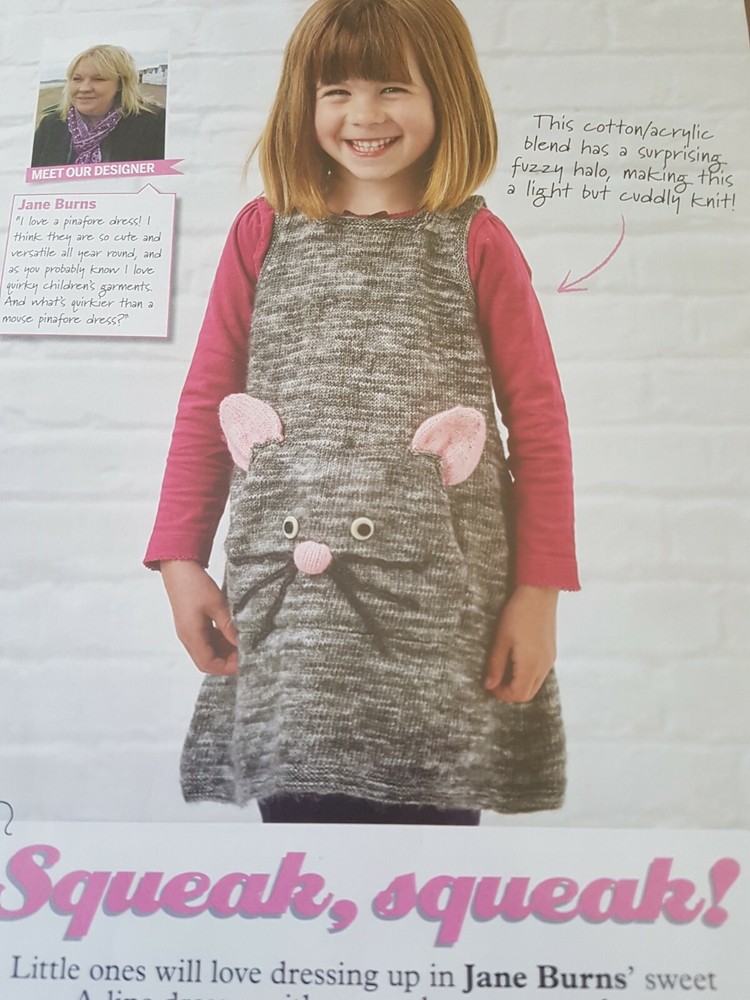 SQUEAK, SQUEAK  with kangaroo pocket -  Magazine pull out (G)