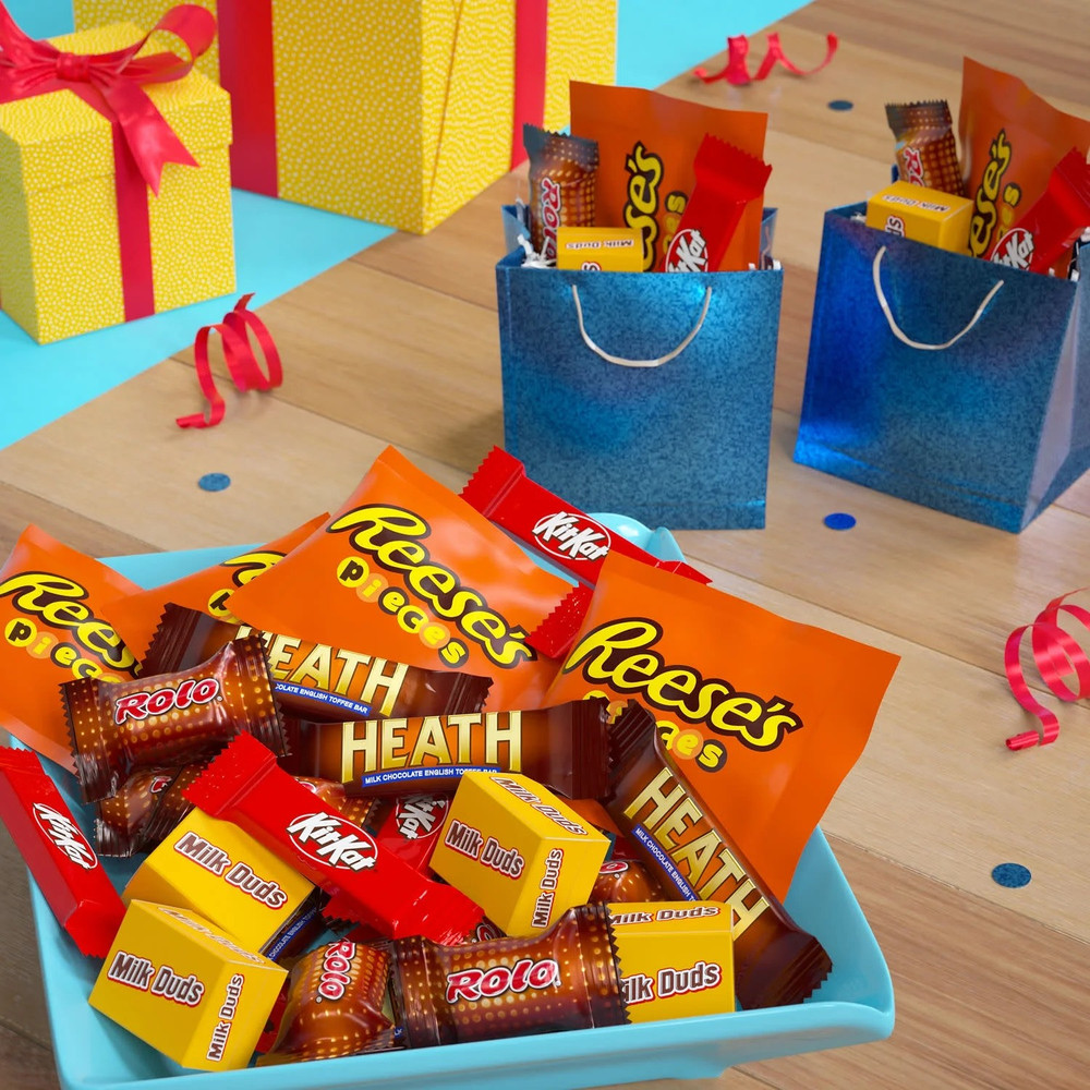 Hershey Assorted Flavored Snack Size Candy, Party Pack 33.08 oz