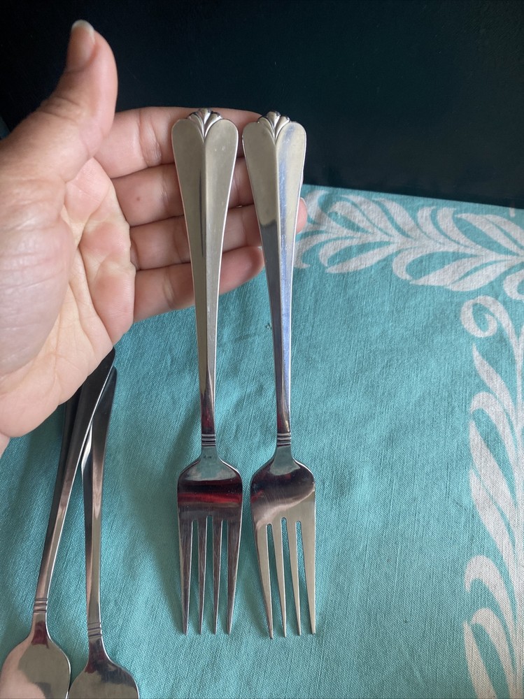 4 Pcs Rogers Co Country Shell Dinner Forks Stainless Flatware