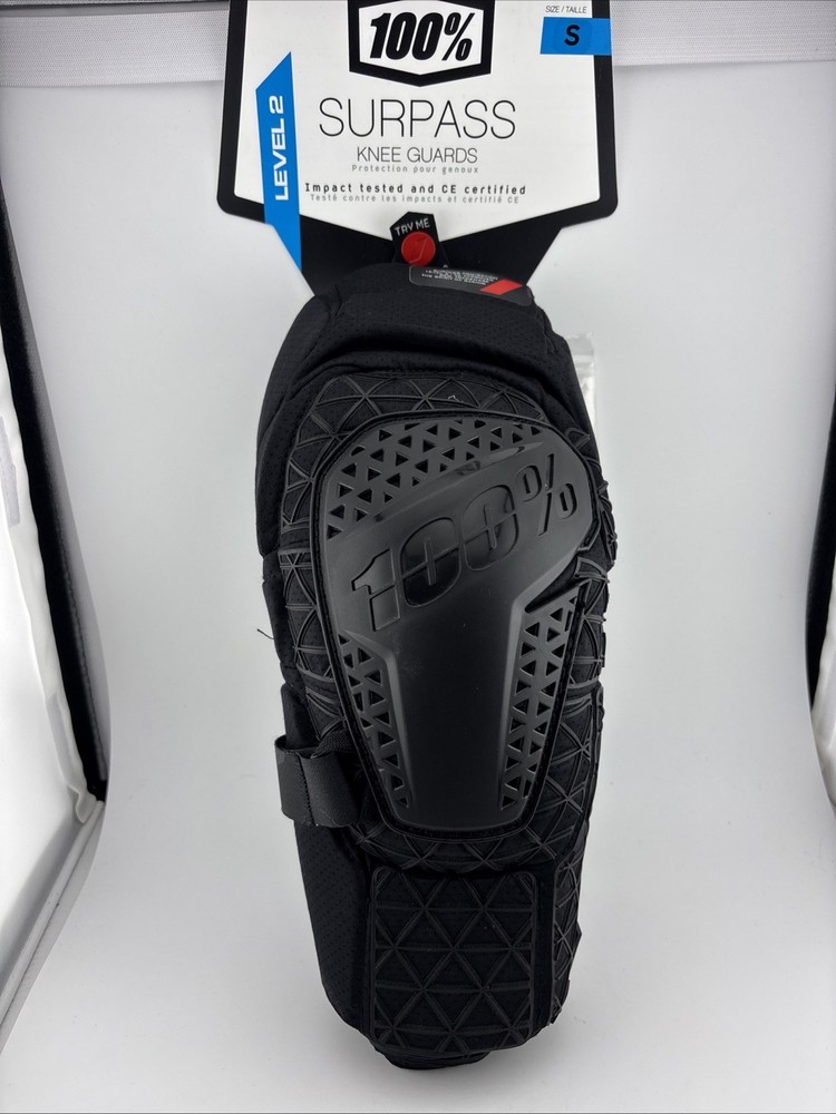 100% Surpass Knee Guards Level 2 Black Small