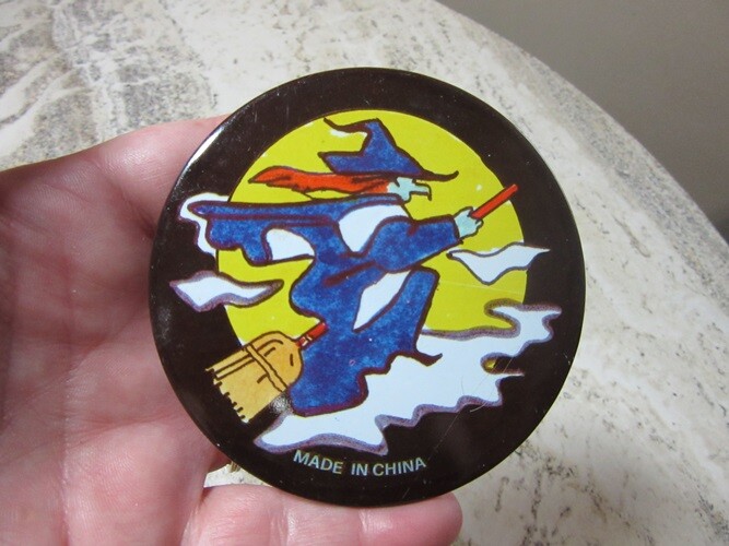 1990's Halloween Witch button