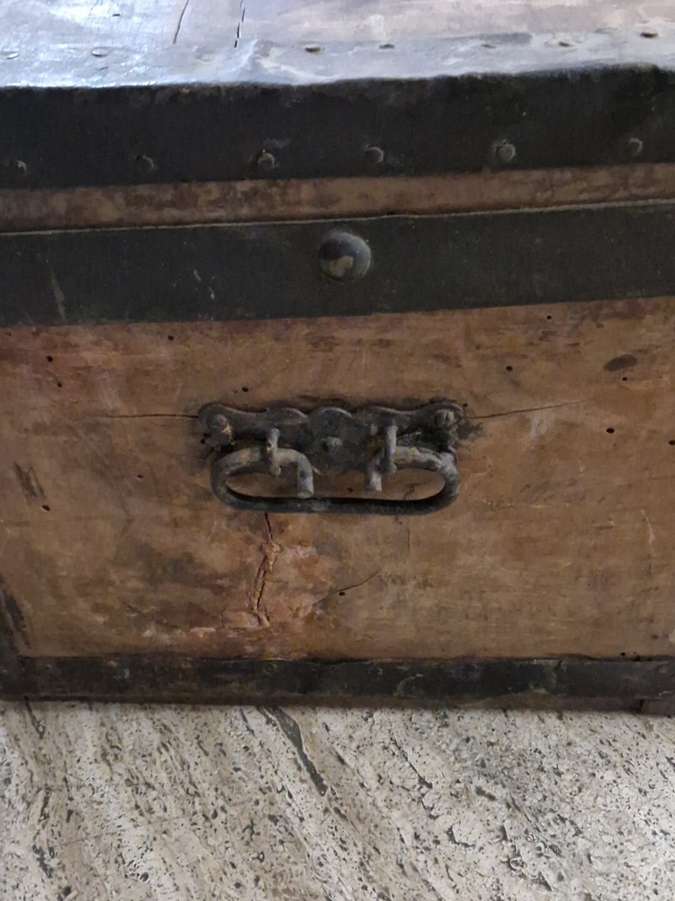 Antique Trunk Wooden 1900 About