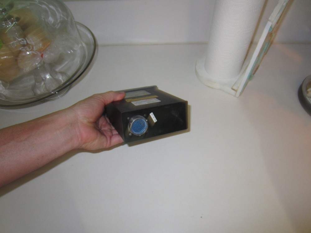 HONEYWELL DISPLAY CONTROLLER DC-810 P/N 7005819-797 AS PICTURED