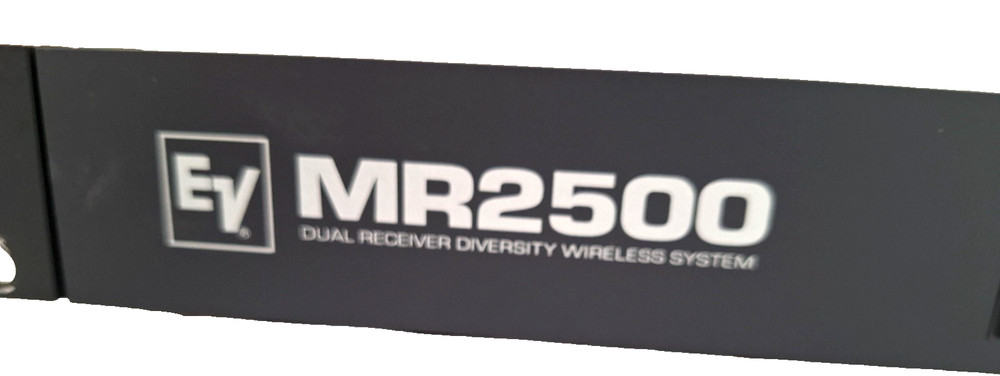 EV Electro-Voice MR2500 Dual Reciever Diversity Wireless Microphone System