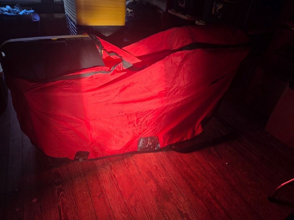 68" Red Silver Mesa Stable Sheet