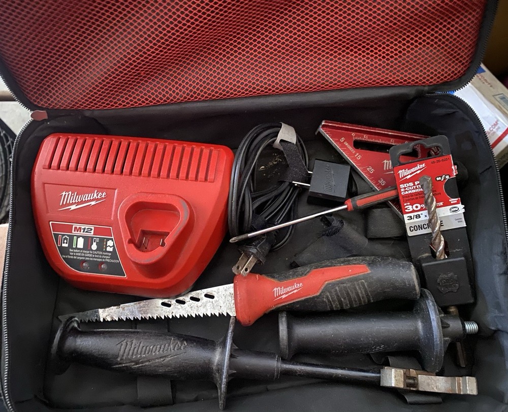 Milwaukee M12 Bag Of tools
