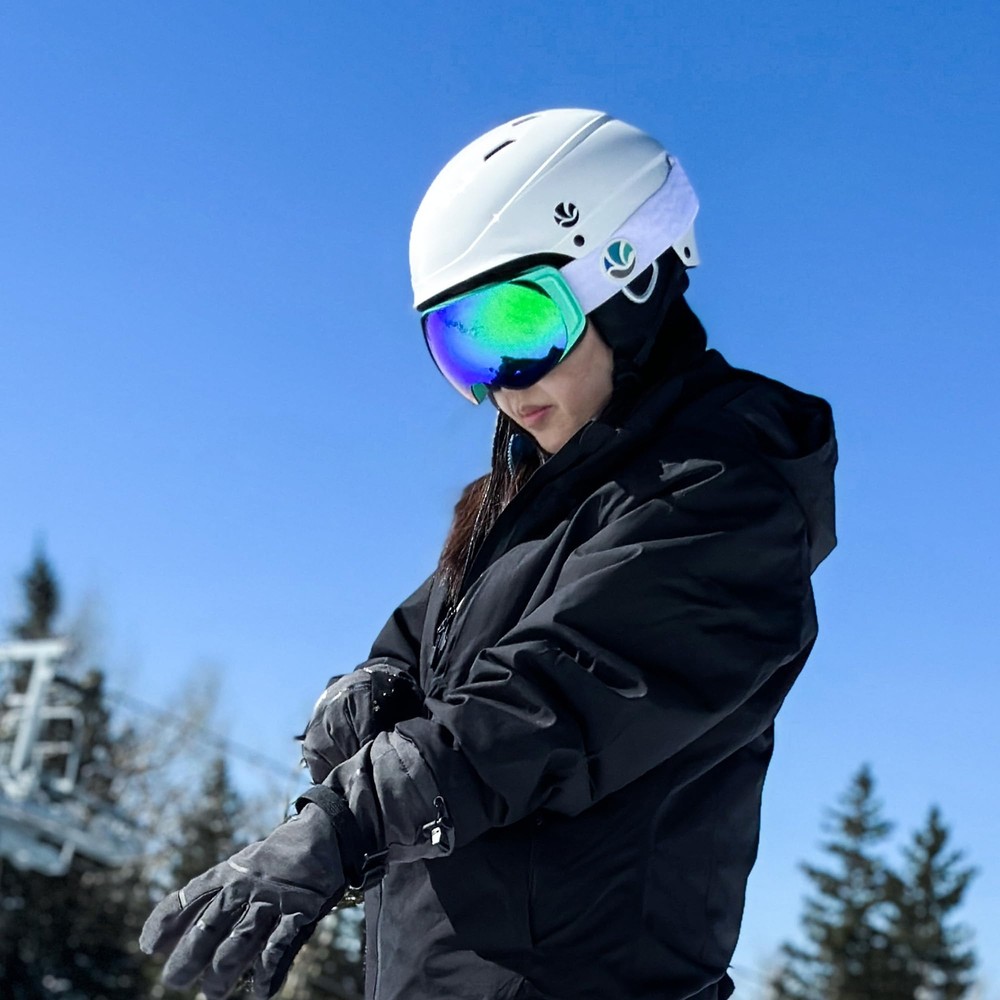 Snowboard Goggles with Frameless Interchangeable Lens and Full UV Protection