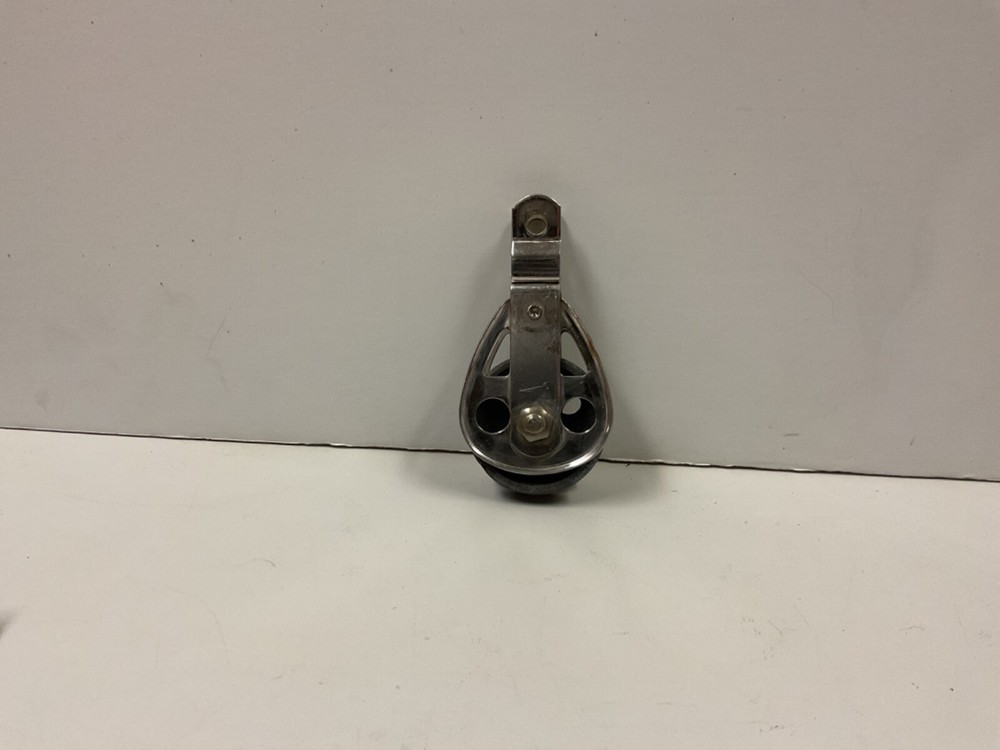 Cleveco Single Swivel Block 2-1/4” Sheave