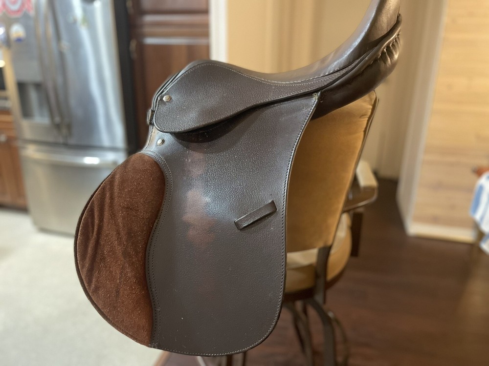English Saddle 17” Unbranded