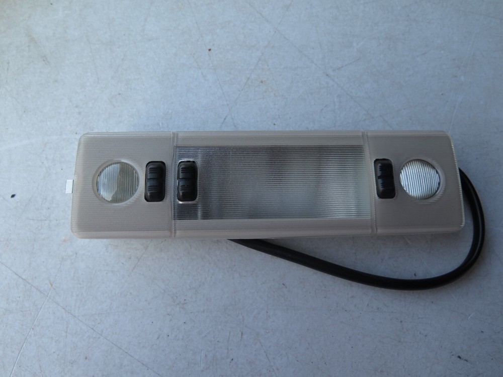 NOS OEM BMW E31-E32 Interior Light 63311379412 (5D11)