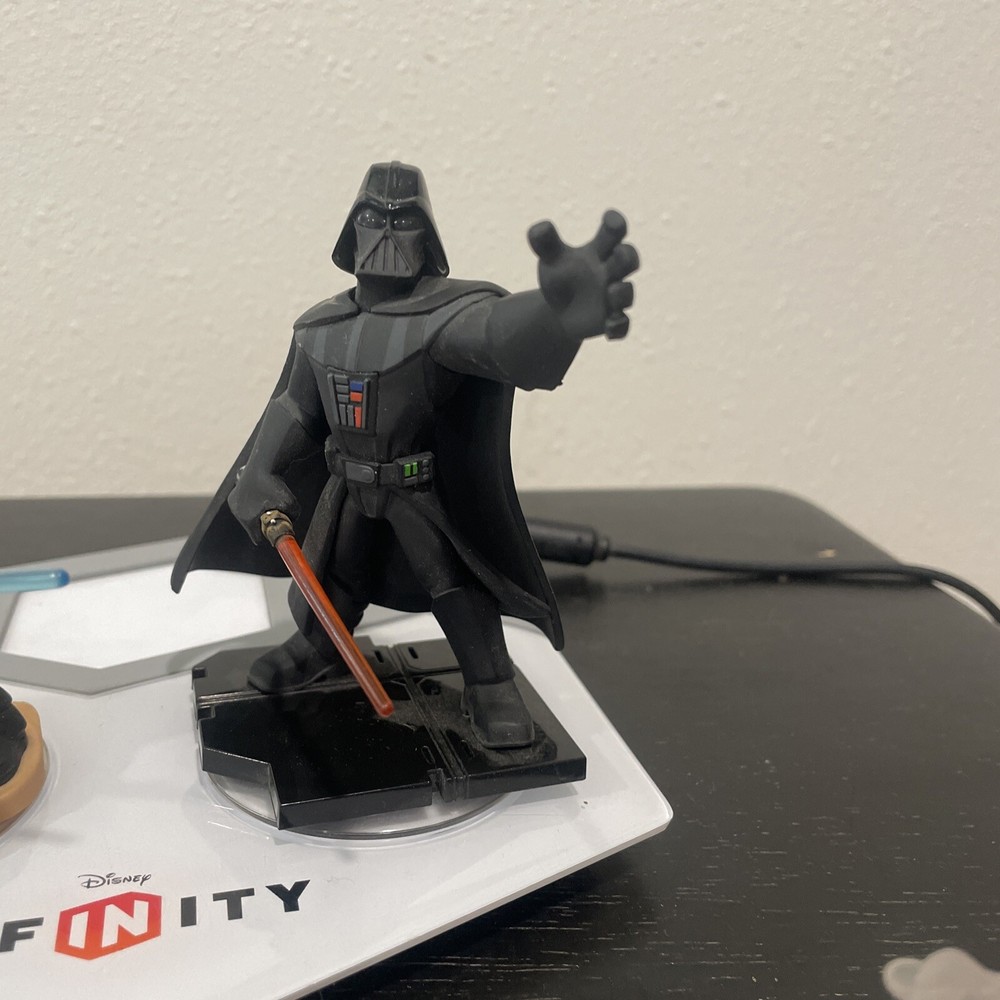 Disney Star Wars Infinity Characters And Platform.