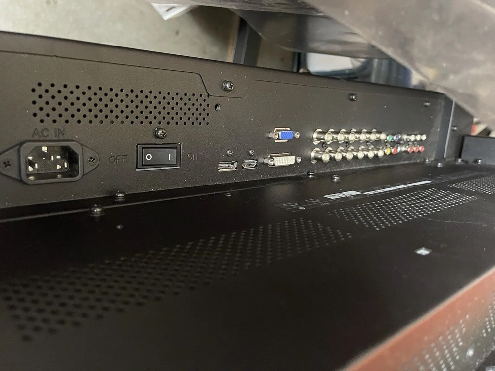 Smart Board SBID8070i-MP 70" Interactive Whiteboard Touch Display