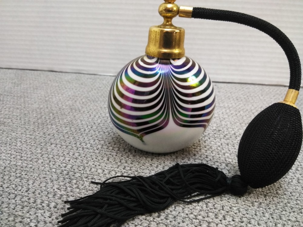 VTG. ALBERT E. PRICE Pulled Feather Swirl Art Glass Perfume Bottle & Atomizer
