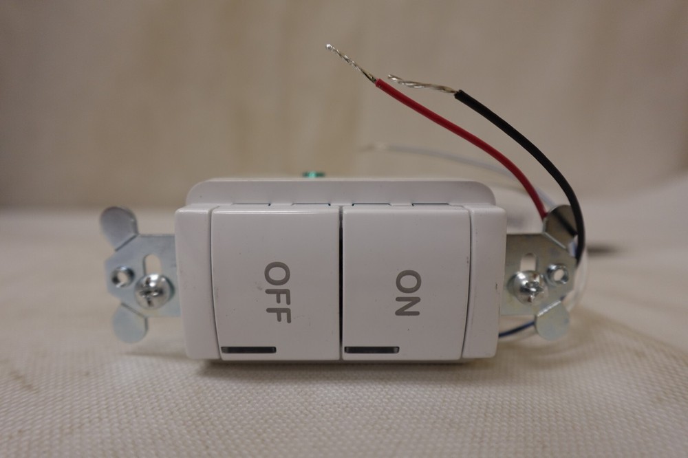 Acuity Sensor Switch 212F7M, SPODM SA WH, Low Voltage SwitchPod Vacancy Auto-On