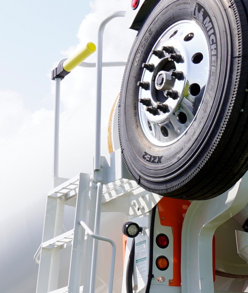 Upper Ladder Platform Safety Bar