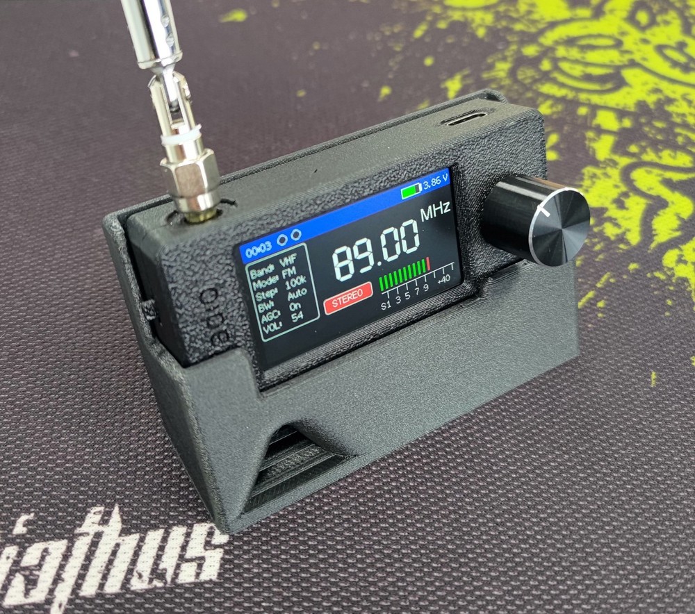 SI4732 Mini Stand – Black, Compact & Sturdy