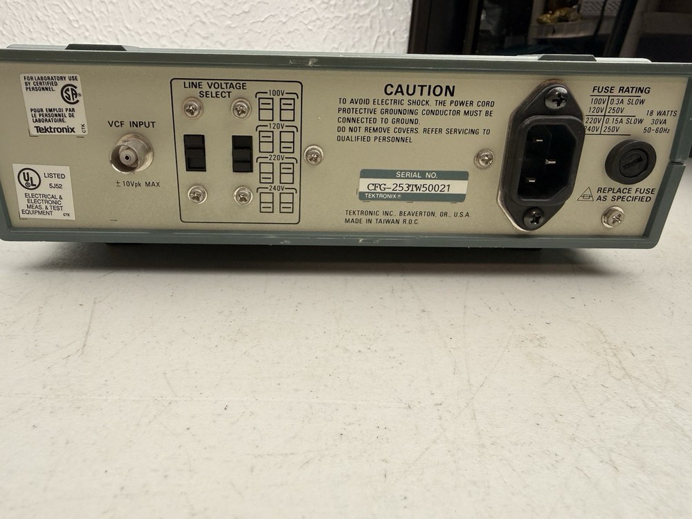 TEKTRONIX CFG253 3MHz FUNCTION GENERATOR