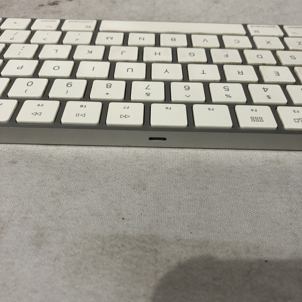Apple A1644/A1657 Magic Keyboard 2 and Magic Mouse 2 Wireless Kit - White