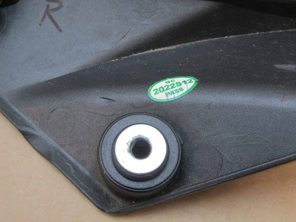Benelli BN 125 E5 2022 right under seat middle fairing panel (13152)