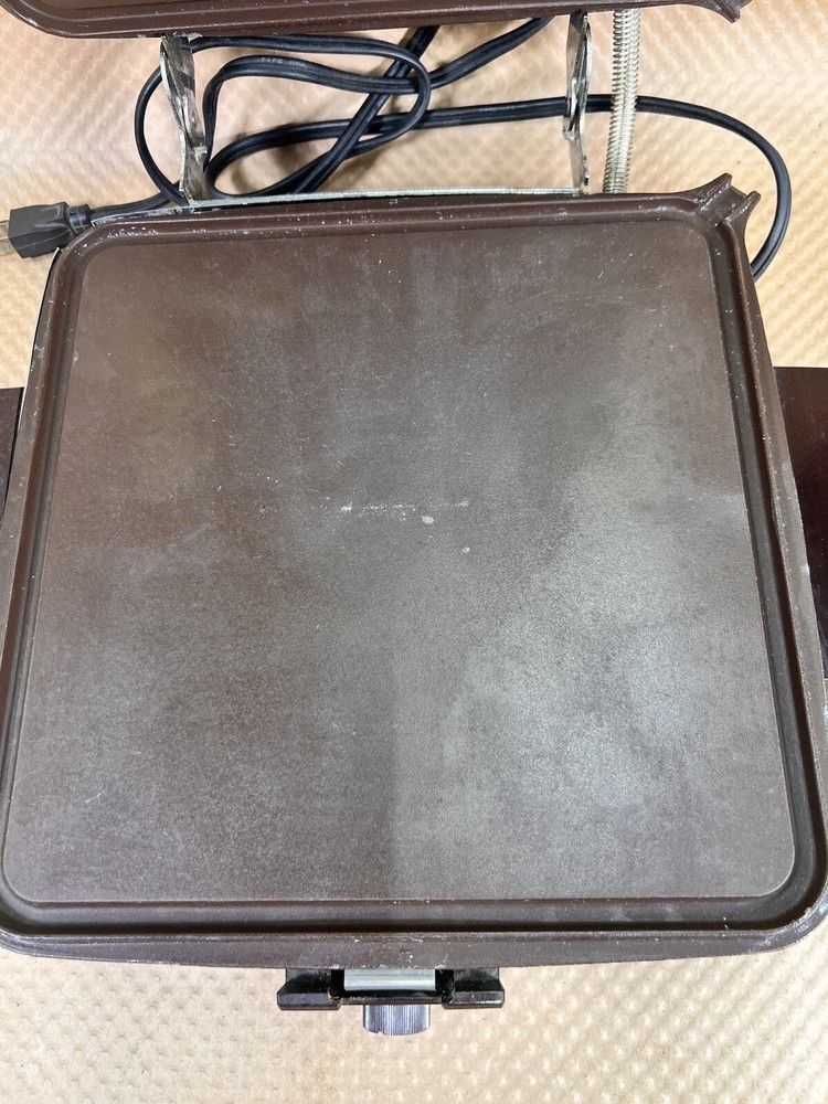 VINTAGE Toastmaster (259A) Chrome Waffle Maker / Griddle Combo [TESTED/WORKS]