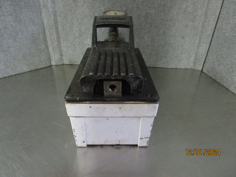 AFF Model 802 Air Hydraulic Pump