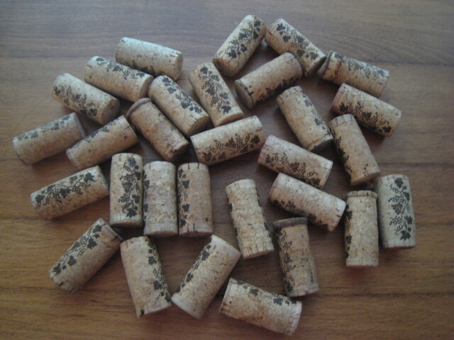 BAG OF 30 CORKS