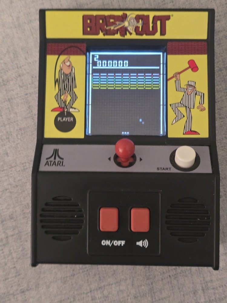 Vintage 1976- ATARI Arcade Classics-Breakout 4C Retro Mini Arcade Game