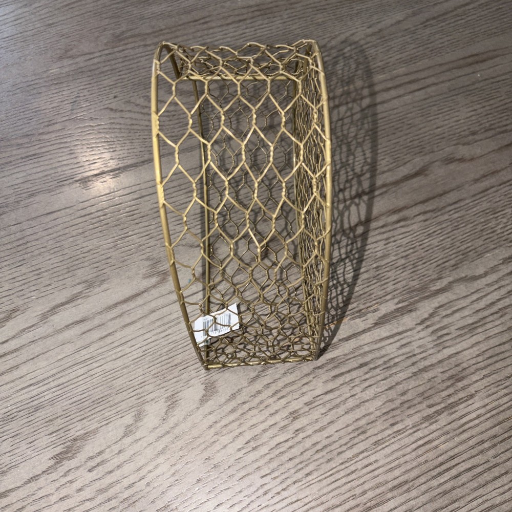 Gold Medium Floral Form Ashland NWT