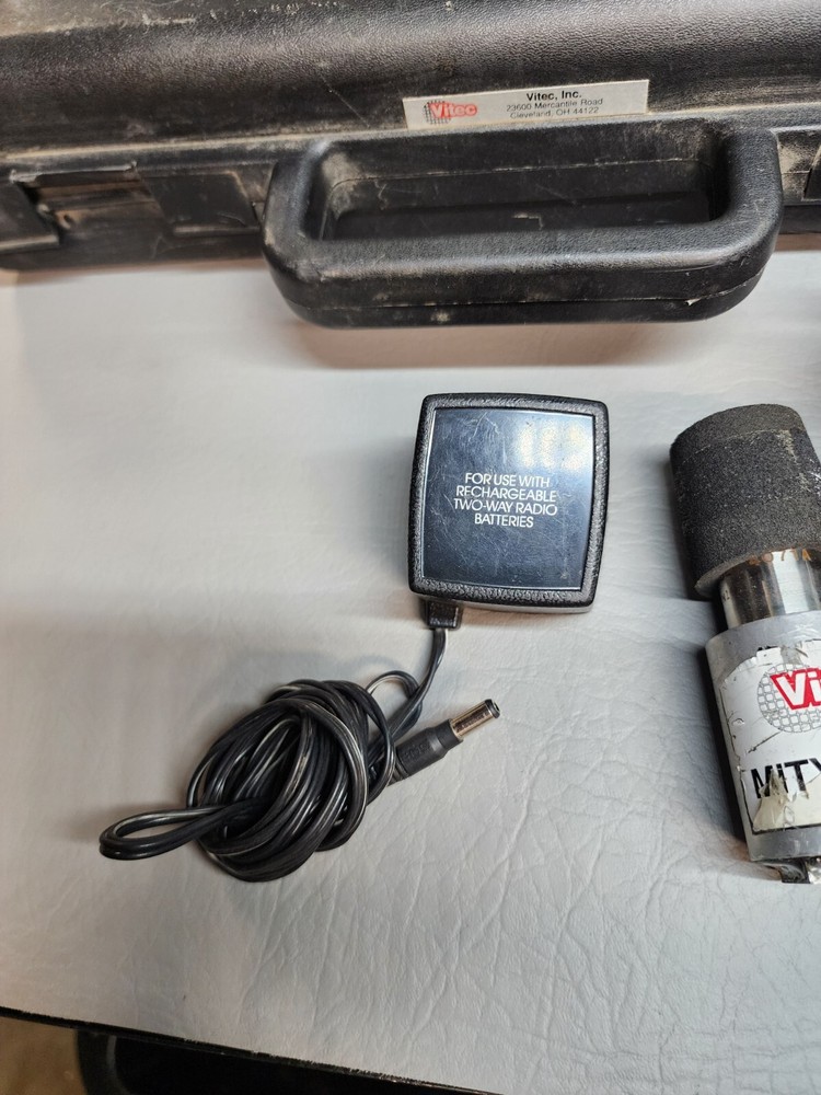 (Power Tested) - Vitec Mini-Analyzer Model 654 CS w/ Mity Mag 4071A