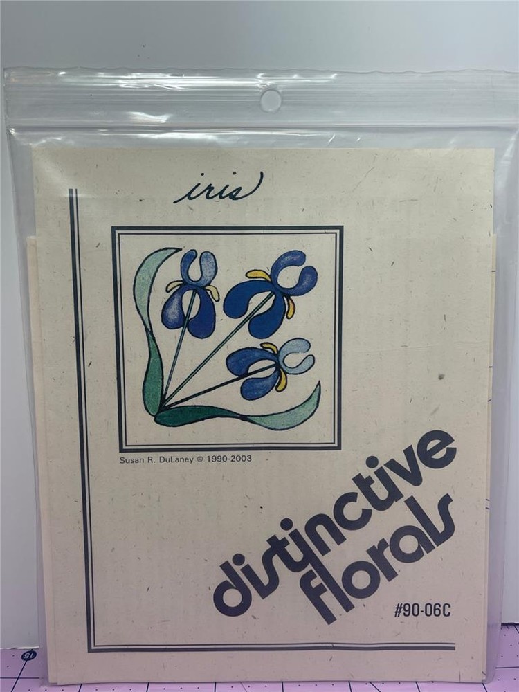 DISTINCTIVE FLORALS - Quilt Pattern - IRIS - 12" x 12" Block - #90-06C