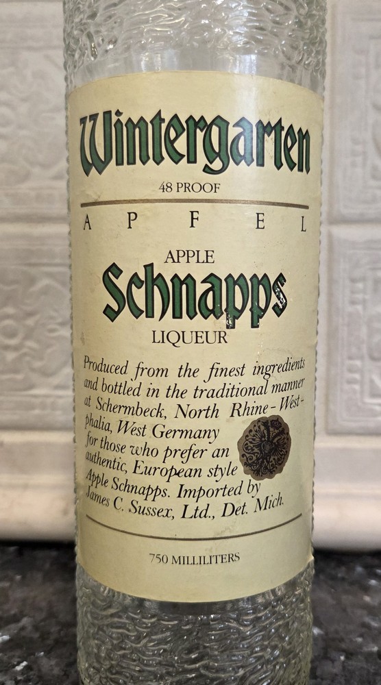 Vintage~Wintergarten Apple Schnapps~Empty Bottle~750ml