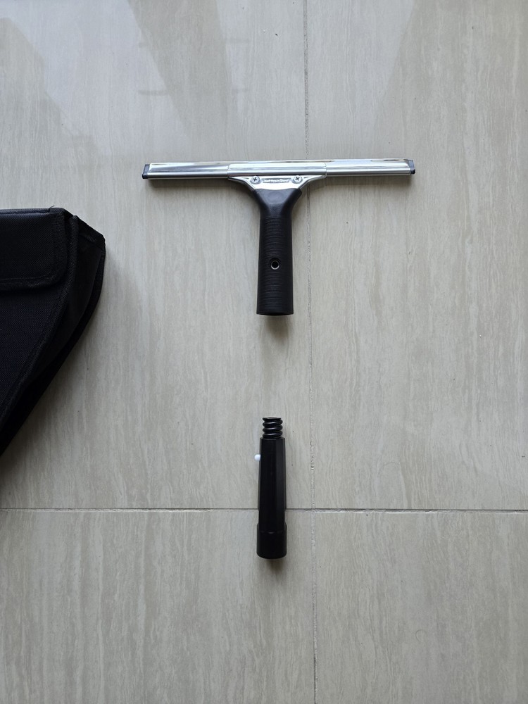 DAF TRUCK WINDOW CLEANING BOXSET INCLUDES ICE SCRAPER