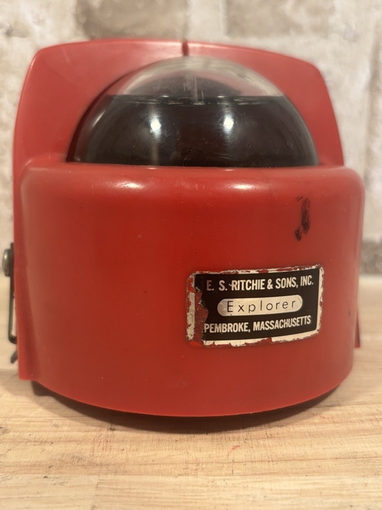 ⭐️E.S. Ritchie & Sons, Inc. Red Explorer Compass Red⭐️Plastic Cracked Read⭐️