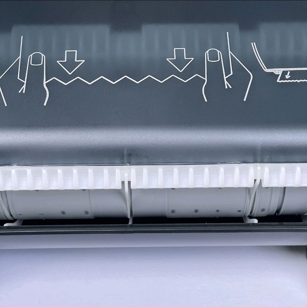 Renown Touch-Free Roll Towel DispenserAutomatic Transfer System Allows Complete