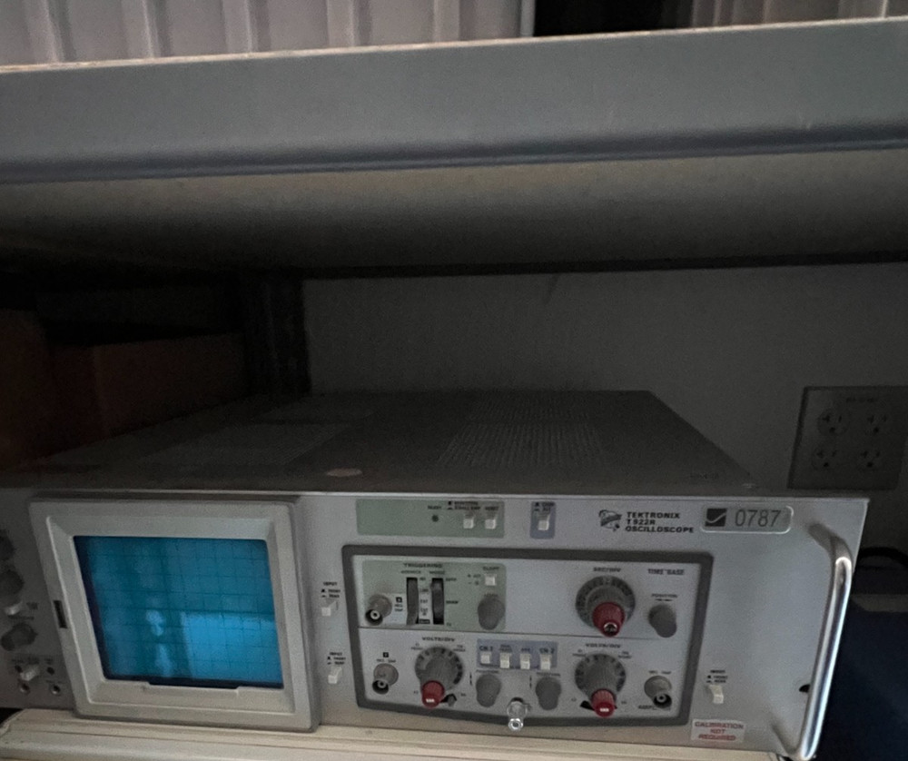 Tektronix TDS210 Digital Oscilloscope
