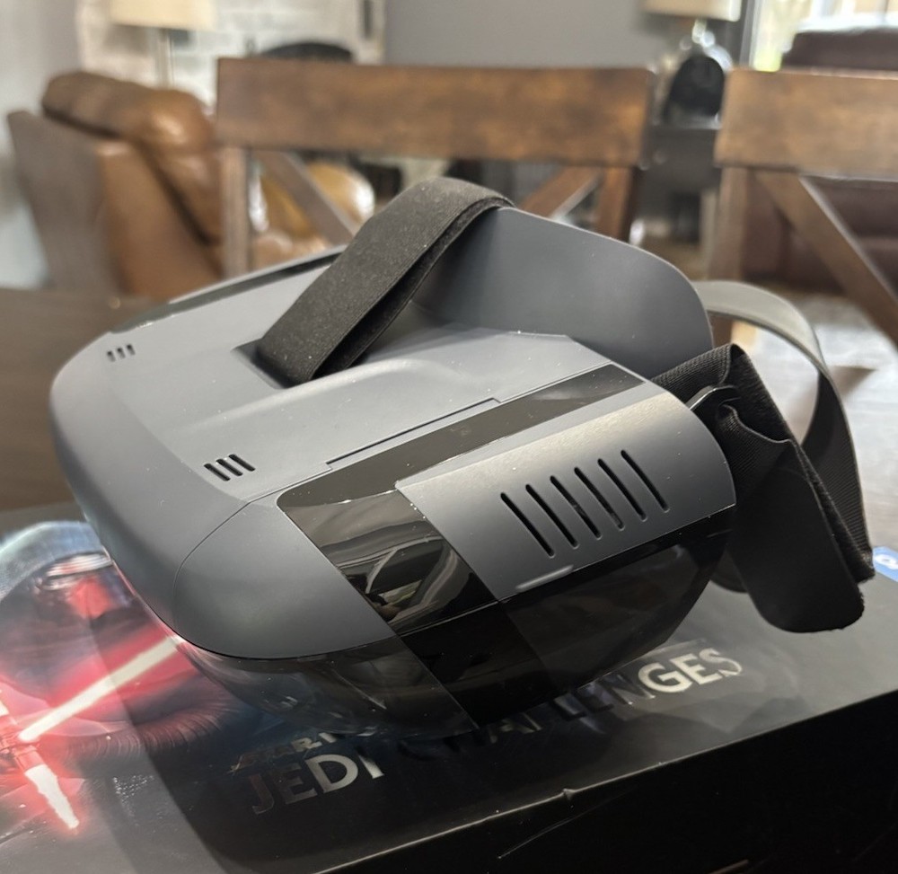 Lenovo Star Wars Jedi Challenges AR Headset Lightsaber Controller Tracking Beac…