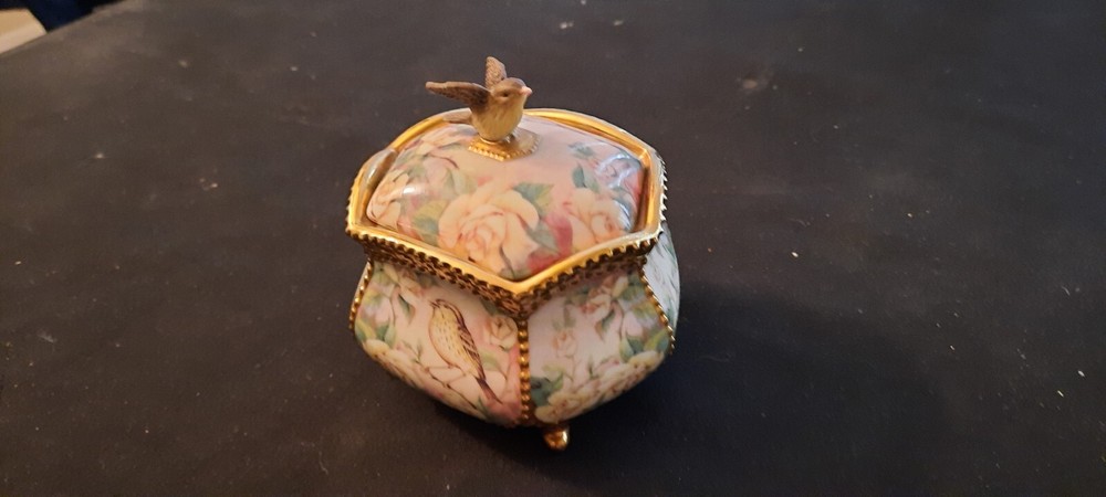 porcelain Sparrow Triket Box